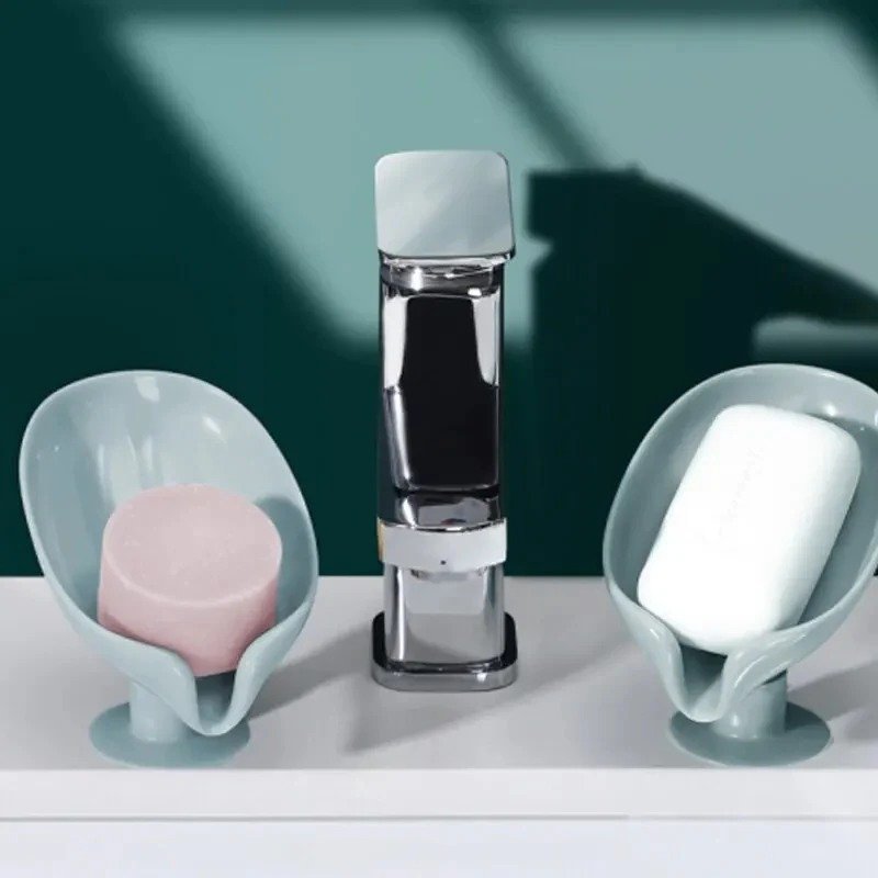Leaf-Shape Self-Draining Soap Holder – 45° Slanted Hydraulic Soap Dish with Suction Base